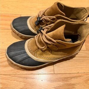 Sorel Tan and Black Kids Boots